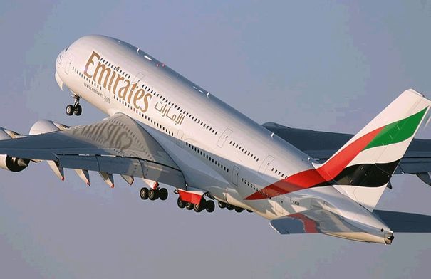 طيران الإمارات يتوقع العودة إلى التشغيل الكامل خلال أيام 