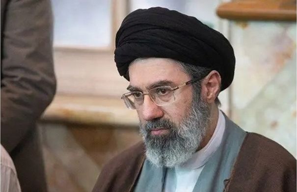 عاجل من هــــو مجــــتبى خامنئــي المرشد الثالث لإيران ؟ 