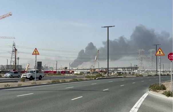 الإمارات تتعامل مع تهديدات صاروخية ومسيّرات أطلقت من إيران 