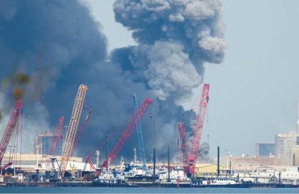 عاجل الـــدفاع المدنـــي البحريني يتعامل مع حريق إثر الاستهداف الإيراني 