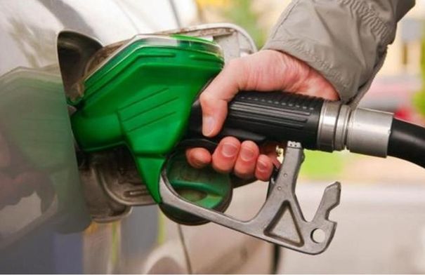 خبير نفطي: انخفاض أسعار النفط خلال أسابيع.. والمواطنين سيلمسون فرق الانخفاض بالتسعيرة المقبلة #الاردن 