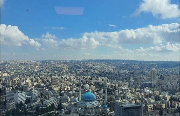 طقس لطيف نسبيًا في المرتفعات وحرارة أعلى في الأغوار والعقبة 