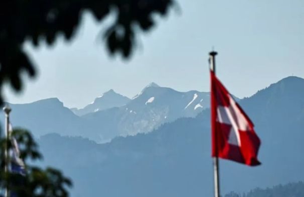 وفد التفاوض الإيراني يصل سويسرا 
