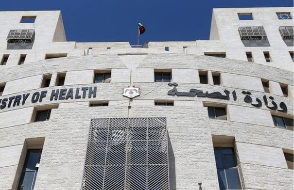 عاجل وزارة الصحة: 72 حالة اشتباه بتسمم غذائي في الزرقاء وإغلاق مطعم احترازيا #الاردن 