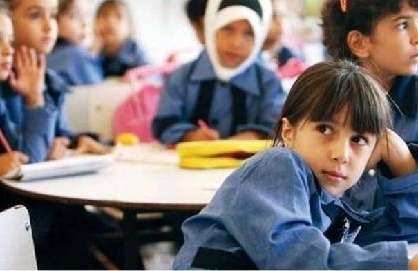 ارتفاع أسعار الملابس المدرسية يثقل كاهل الأسر الأردنية مع اقتراب العودة إلى المدارس 