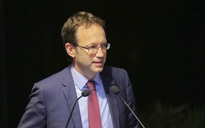 اتحاد الكرة يشكر السفير الإسباني على تسهيل تأشيرات المنتخب