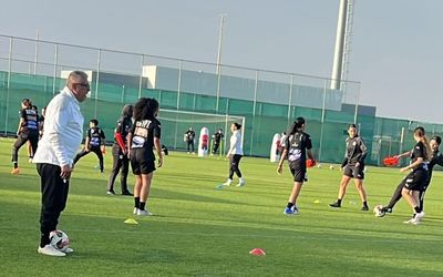 المنتخب الوطني للكرة النسائية يواصل استعداداته لوديته الثانية في السعودية