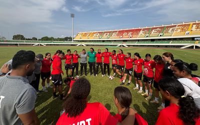 منتخب الشابات يختتم تدريباته استعداداً لمواجهة بنين بحضور السفير 