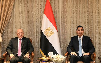 وزير الشباب والرياضة يستقبل رئيس الاتحاد المصري لكرة القدم