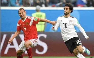 الجزائري لحلو بن براهيم حكماً لمباراة مصر وروسيا