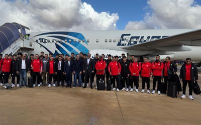 بعثة منتخب الناشئين تصل ليبيا والقنصل العام في استقبالها 