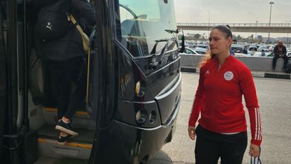 صورة من وصول بعثة سيدات الجزائر