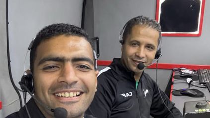 الحكمان محمود عاشور وحسام عزب