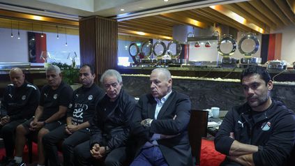 أبو ريدة يجتمع مع منتخب مصر المشارك في كأس العرب