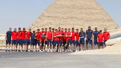 منتخب شباب روسيا يزوار الاهرامات