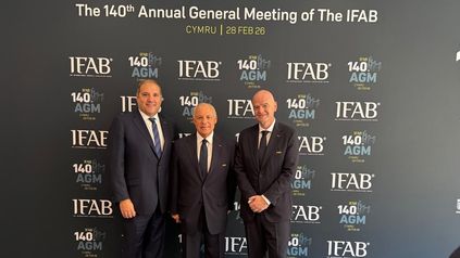 هاني أبو ريدة مع جياني إنفانتينو 