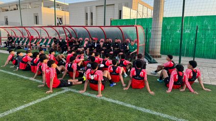 تعليمات حسين عبد اللطيف للاعبي المنتخب في التدريب الأخير أمس