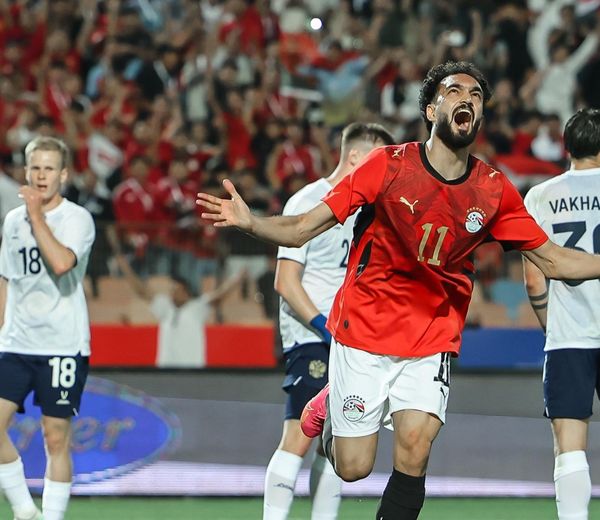 منتخب مصر يهزم روسيا بهدف ويتوج بكأس العاصمة الإدارية الجديدة