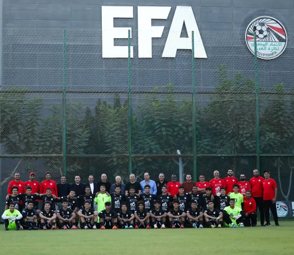 أبو ريدة وأعضاء مجلس الإدارة وجهاز المنتخب الأول يدعمون "الناشئين" قبل السفر لخوض كأس العام