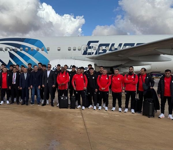 بعثة منتخب الناشئين تصل ليبيا والقنصل العام في استقبالها 