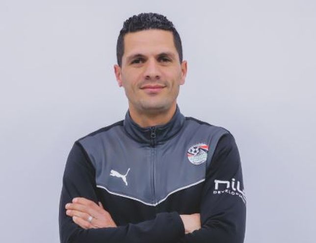 Trọng tài Mahmoud Wafa