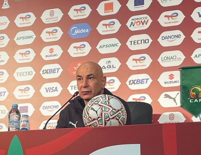 Hossam Hassan và Trezeguet tại buổi họp báo