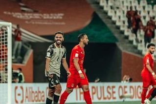 حسين الشحات- لاعب الأهلي