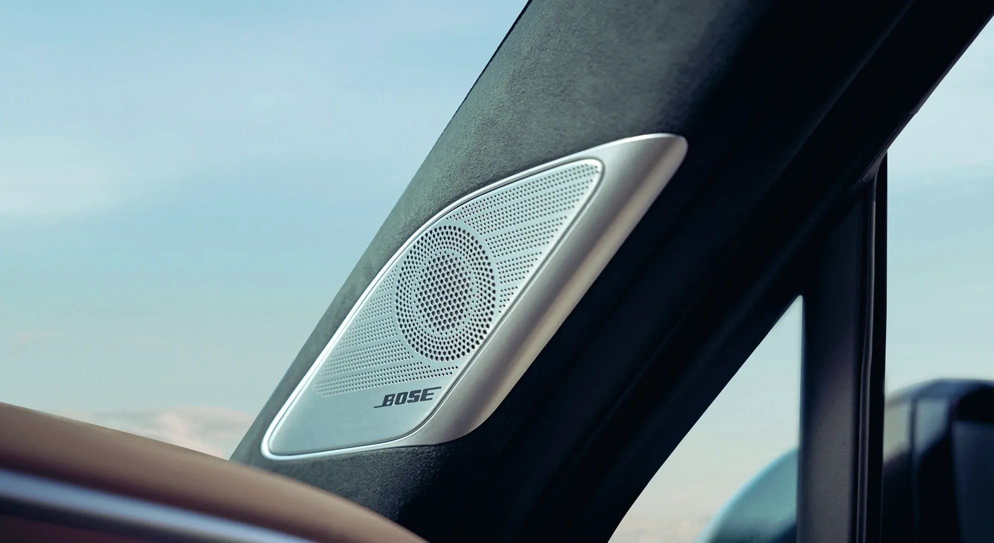 BOSE Premium Sound System with 14 Speaker