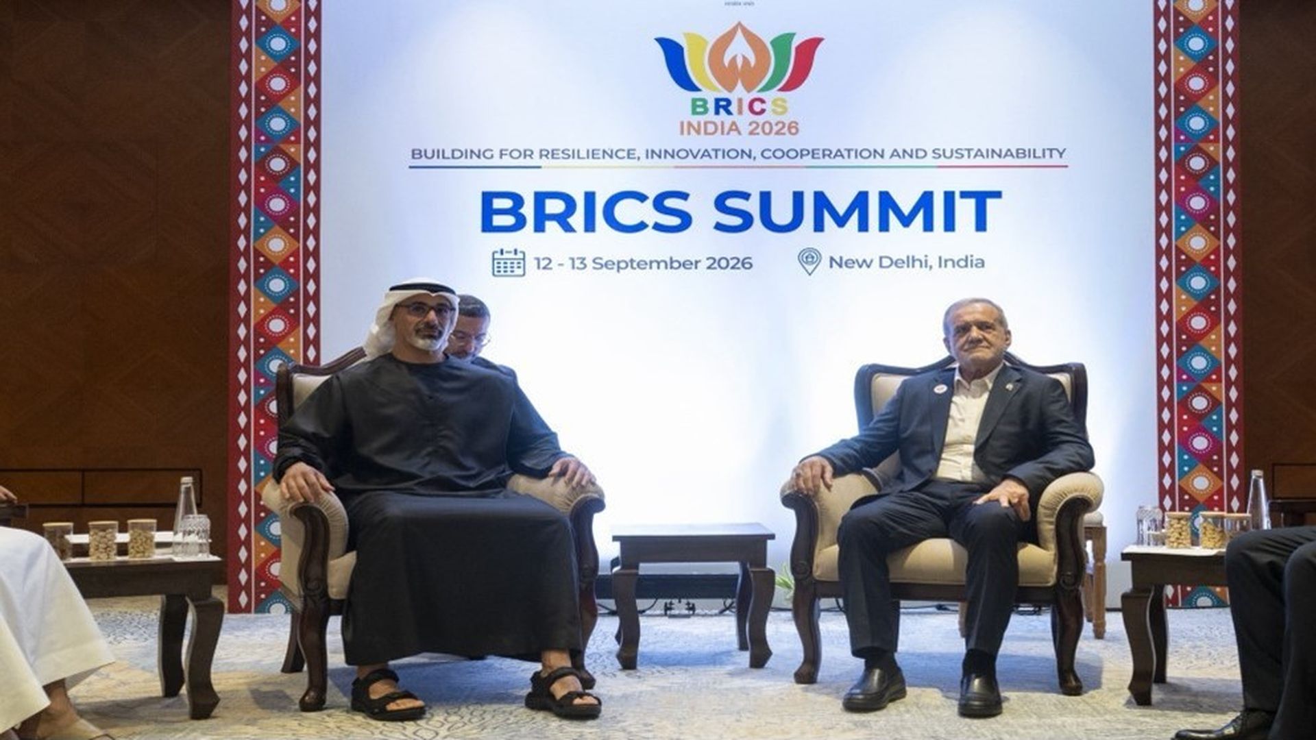 Iran, UAE Presidents Vow to 'Turn the Page' on Ties