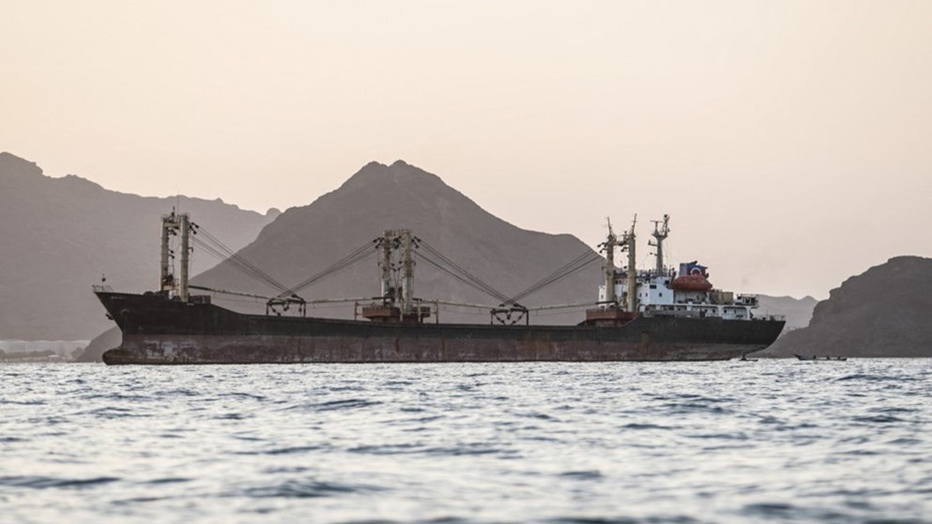 Catar Advierte Que El Cierre Del Estrecho De Bab El-mandeb Sería 'Catastrófico'