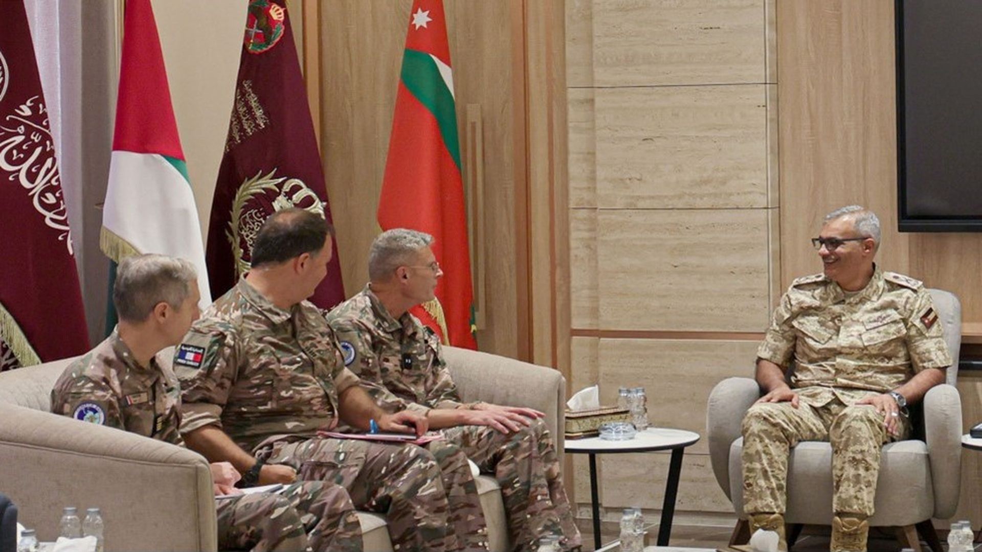 اردن کے چیف آف اسٹاف نے فرانسیسی فوجی وفد سے ملاقات کی