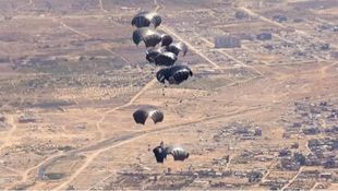 In Cooperation with Jordan Under "Gallant Knight," UAE Continues Delivering Aid to Gaza by Air and Land