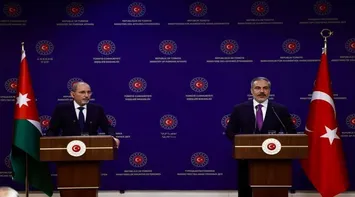 Foreign Minister Discusses Humanitarian Aid Efforts to Gaza with Turkish Counterpart