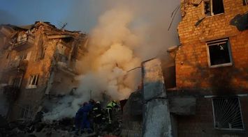 Fire Erupts in Eastern Kyiv Following Russian Missile Strike