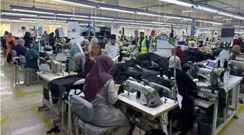 Clothing and Fertilizers Top the List of Exported Goods