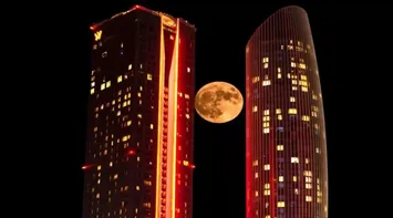 In a Stunning Scene… The Supermoon Adorns Jordan’s Sky on Wednesday Evening