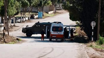 Israeli Forces Arrest 13 Palestinians in the West Bank