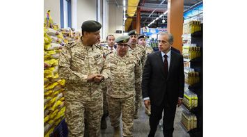 Prime Minister Inspects Civil and Military Consumer Corporation Markets in Ras Al-Ain and Marj Al-Hamam
