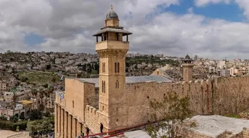 Palestinian Minister of Awqaf: We Reject Israel’s Plan to Roof the Ibrahimi Mosque Courtyard
