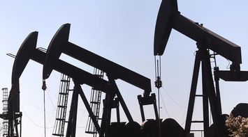 Oil Drops Over $2 per Barrel
