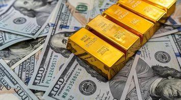 Gold Rises as U.S. Dollar Declines Globally