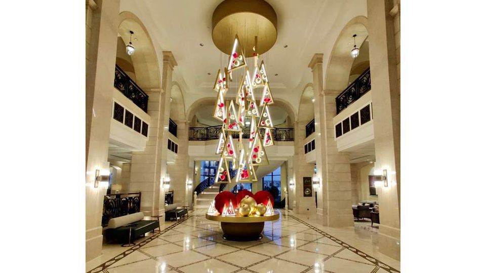 Festive lobby centerpiece 1 (2)