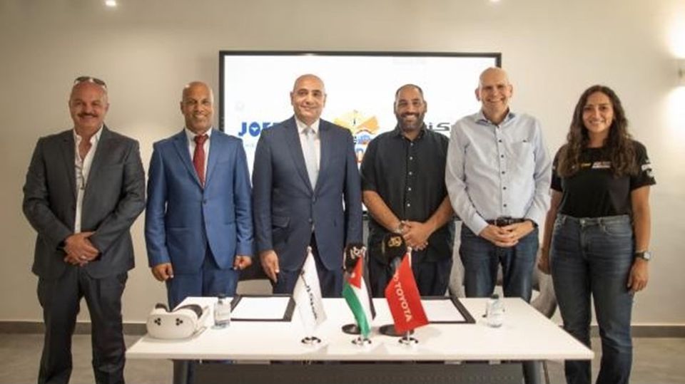 Toyota Supports Ajarma’s Journey to the World Cup Aboard a Land Cruiser Prado
