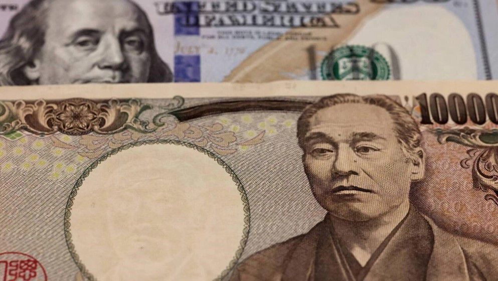 Yen Hits Lowest Level Against Dollar Since 1990 yen-hits-lowest-level-against-dollar-since-1990