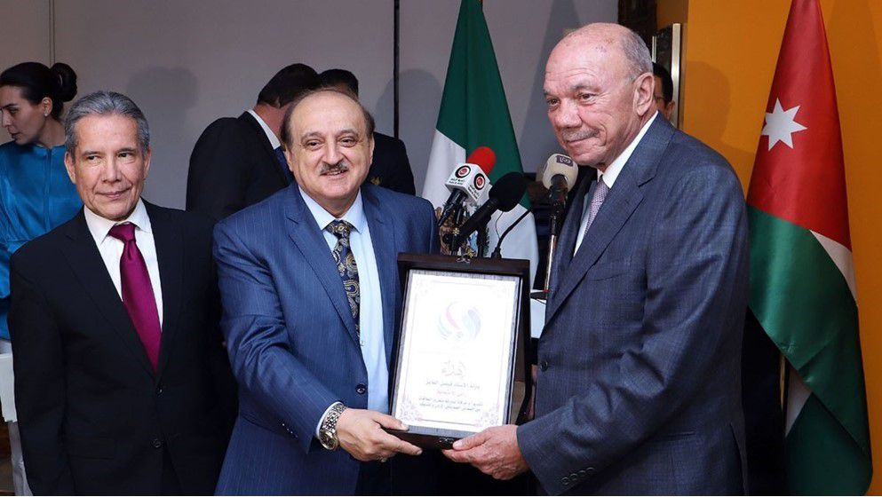 Fayez asiste a la inauguración de la asociación de amistad de México…