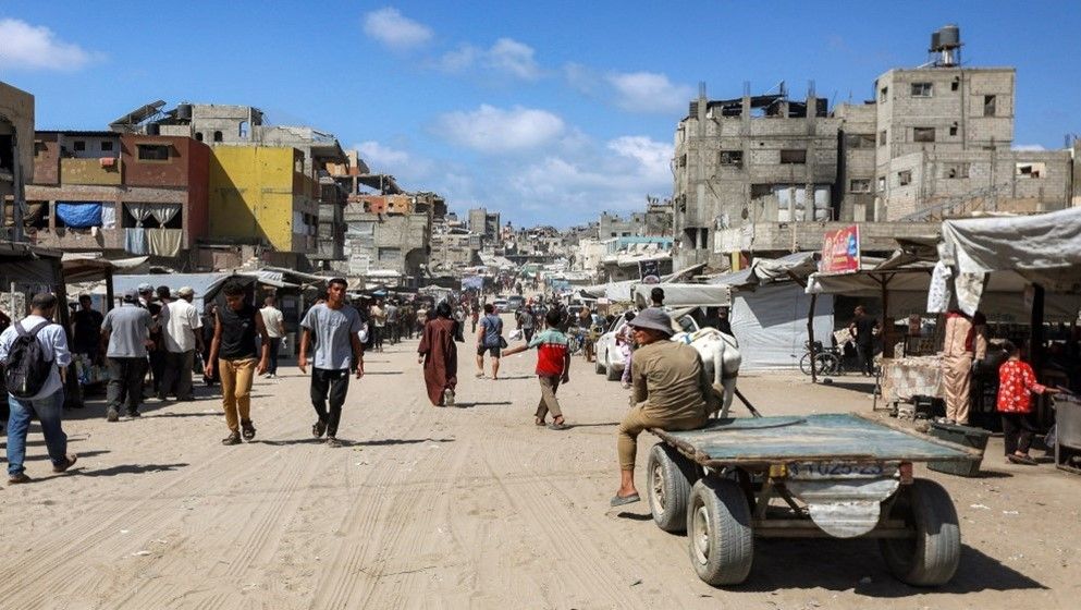 Israeli Army Closes Al-Rashid Street, Last Route North from So...