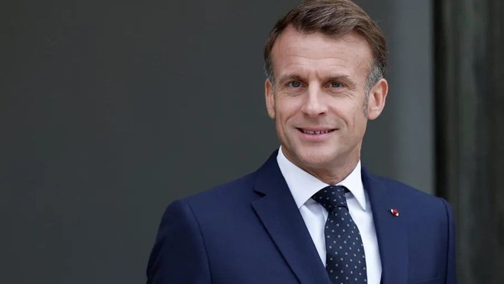 Macron Agrees to Freeze Pension Law to Avoid New Government Crisis