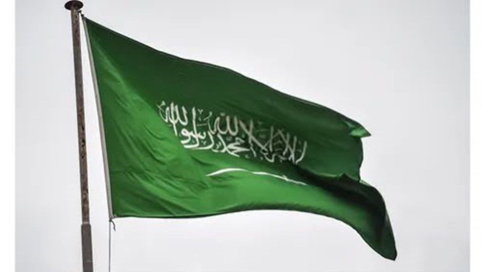 Four Injured in Riyadh After Missile Debris Falls