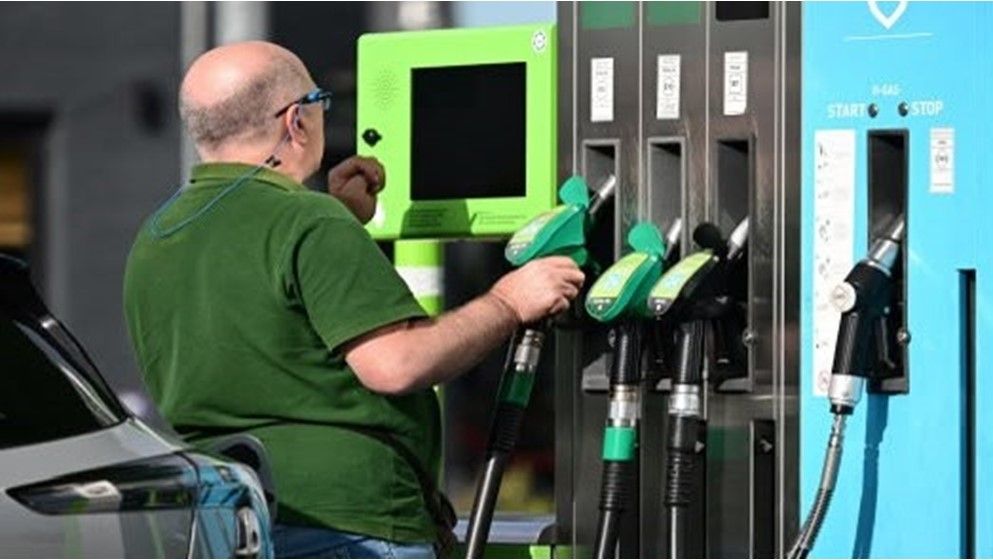 Oil Prices Fall as Middle East Crude Exports Rise