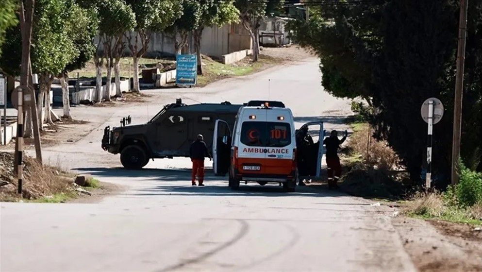 Israeli Forces Arrest 13 Palestinians in the West Bank